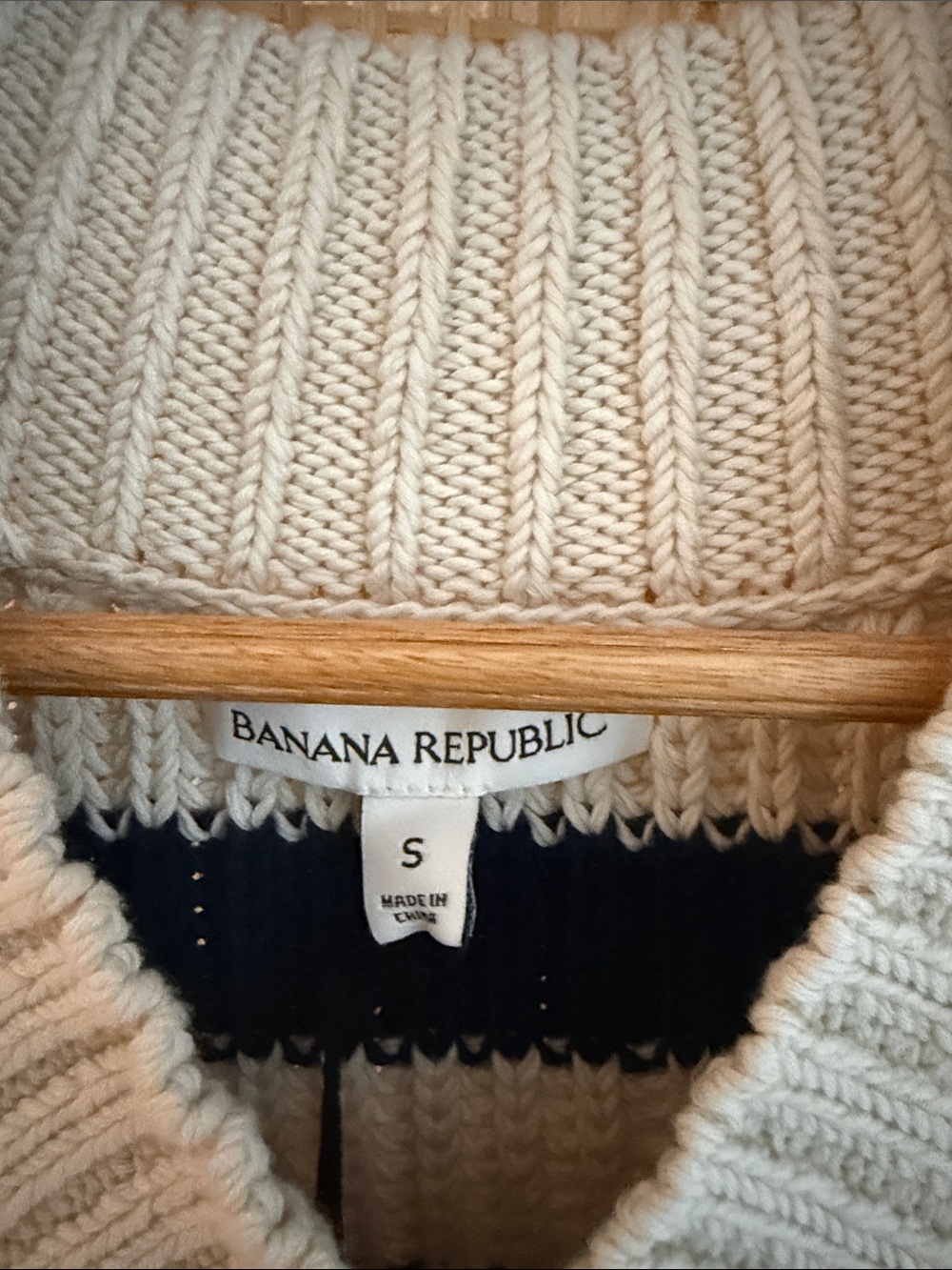 Banana Republic Organic Cotton V Neck Cropped Sweater Vest S - Picture 2 of 8